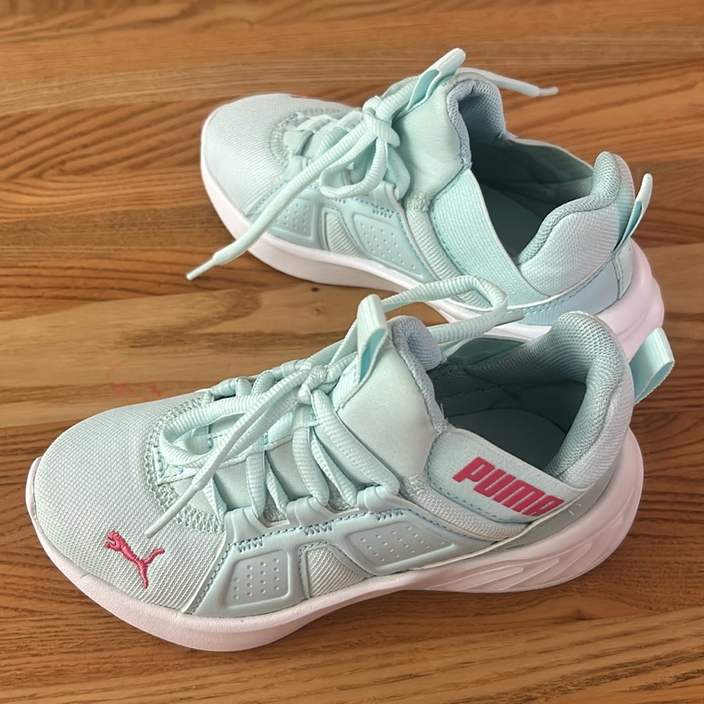 Tennis Shoes